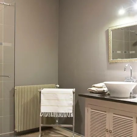 Joie De Vivre Bed & Breakfast